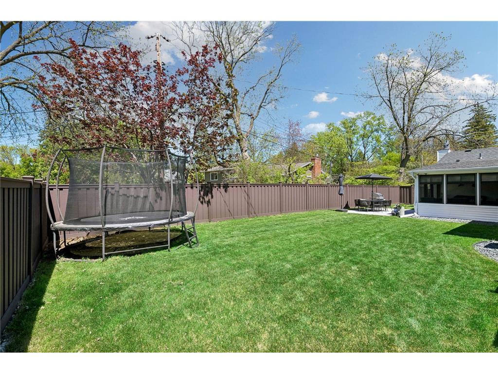 8910 23rd Avenue N Golden Valley MN 55427 7071599 image35