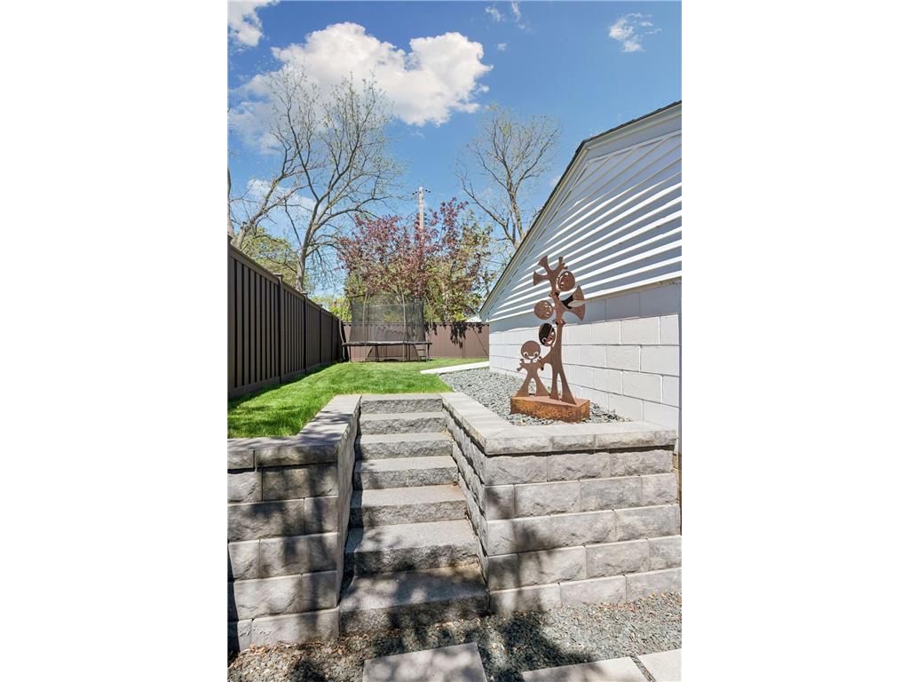8910 23rd Avenue N Golden Valley MN 55427 7071599 image36