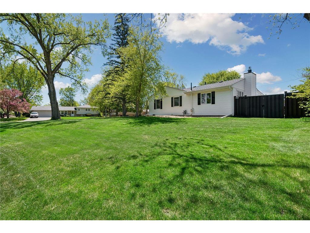 8910 23rd Avenue N Golden Valley MN 55427 7071599 image37