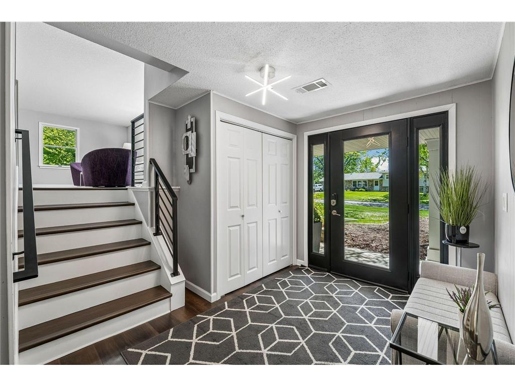 8910 23rd Avenue N Golden Valley MN 55427 7071599 image4