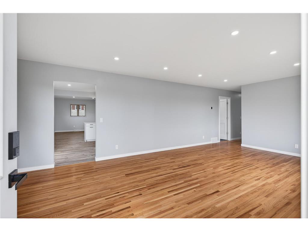 8912 Tretbaugh Drive Bloomington MN 55431 7029944 image18