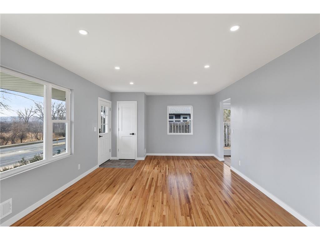 8912 Tretbaugh Drive Bloomington MN 55431 7029944 image19