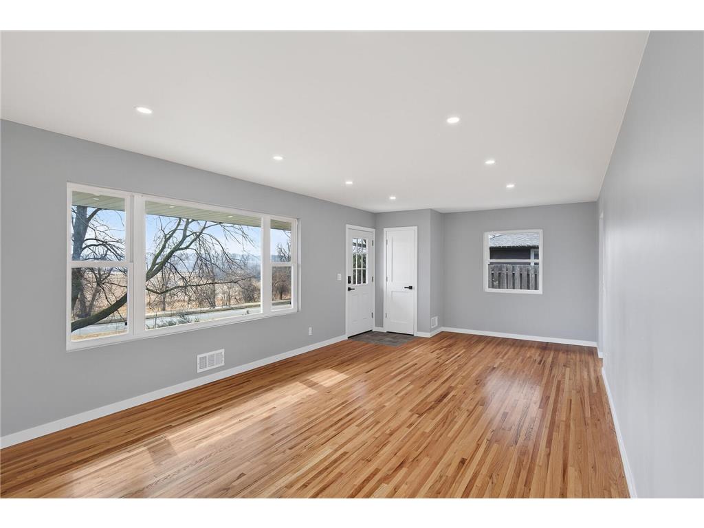 8912 Tretbaugh Drive Bloomington MN 55431 7029944 image20