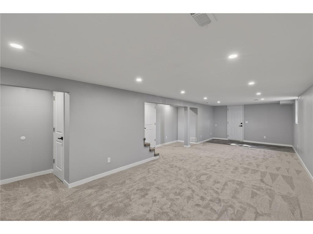 8912 Tretbaugh Drive Bloomington MN 55431 7029944 image34