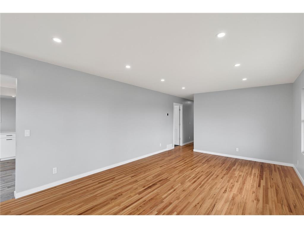 8912 Tretbaugh Drive Bloomington MN 55431 7085325 image17