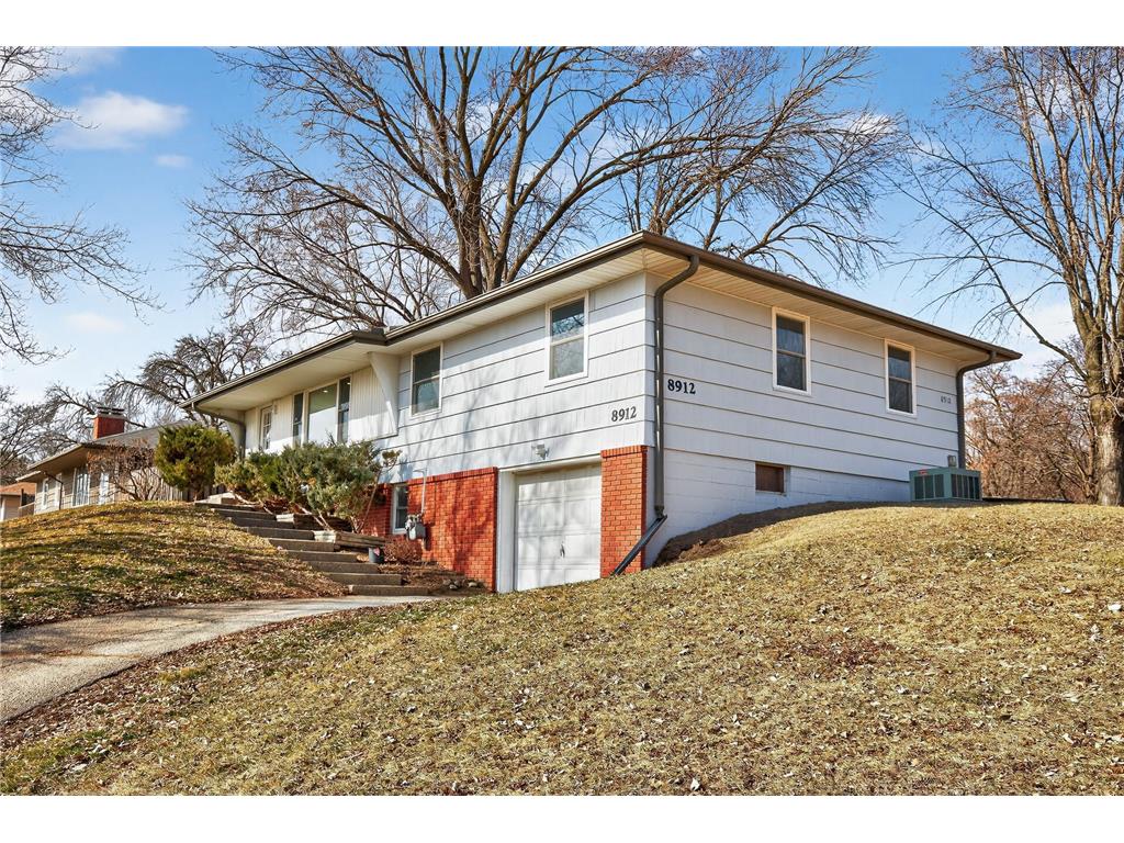 8912 Tretbaugh Drive Bloomington MN 55431 7085325 image2