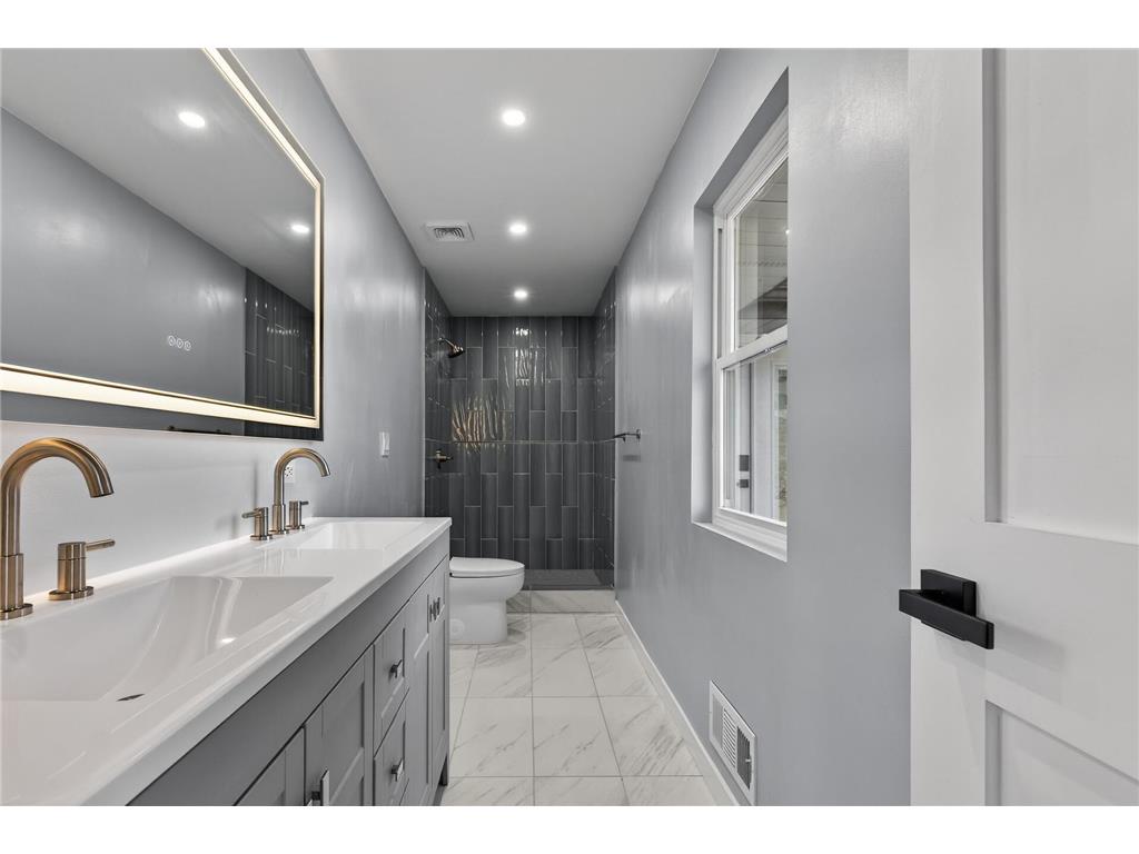 8912 Tretbaugh Drive Bloomington MN 55431 7085325 image26