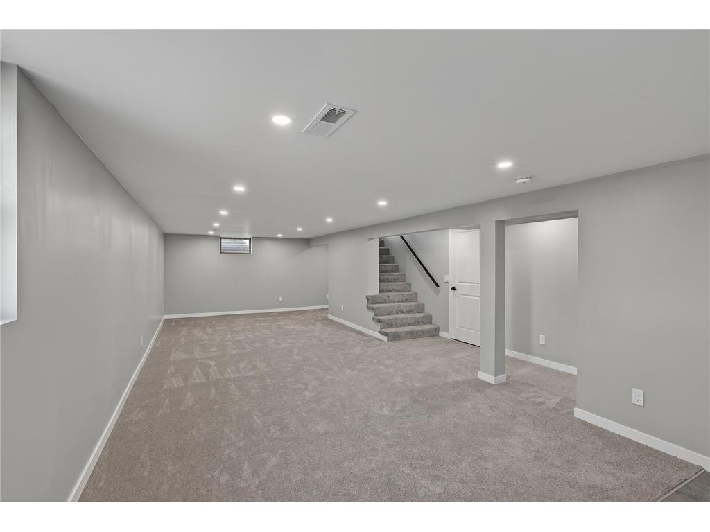 8912 Tretbaugh Drive Bloomington MN 55431 7085325 image36