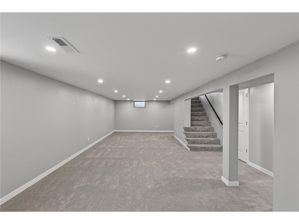 8912 Tretbaugh Drive Bloomington MN 55431 7085325 image37