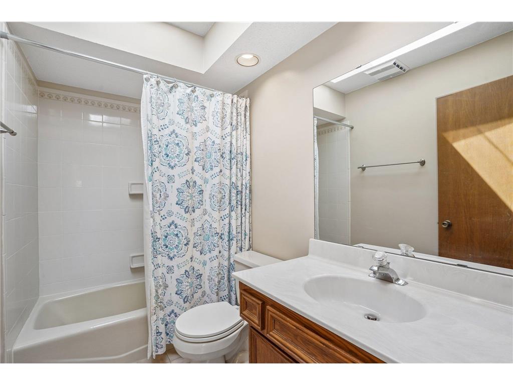 8912 Vincent Place Bloomington MN 55431 7057288 image23