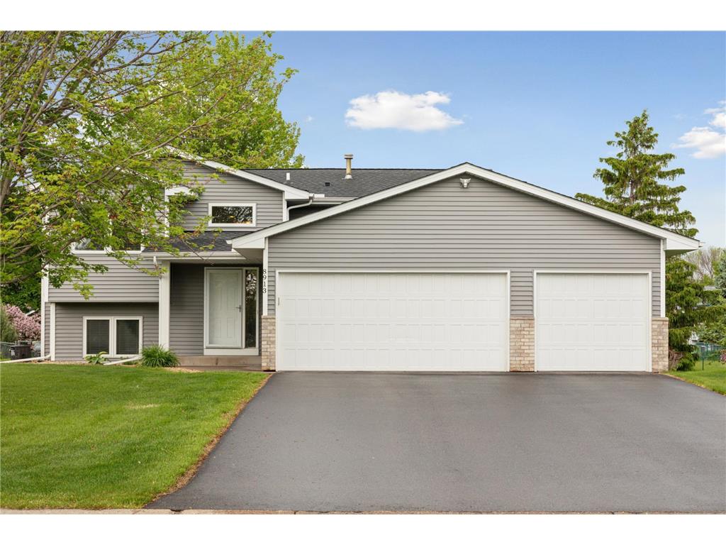 8913 Douglas Drive N Brooklyn Park MN 55445 6730561 image1