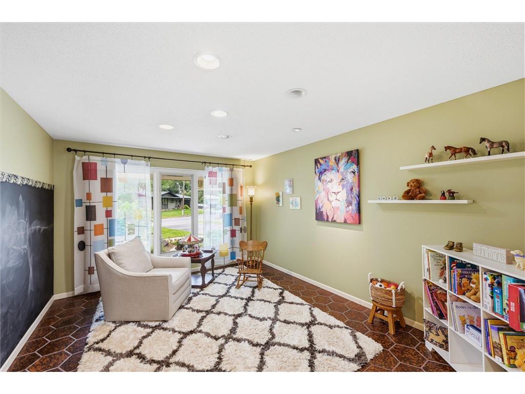 8913 S Minnehaha Circle Saint Louis Park MN 55426 - Minnehaha Creek 7106901 image10
