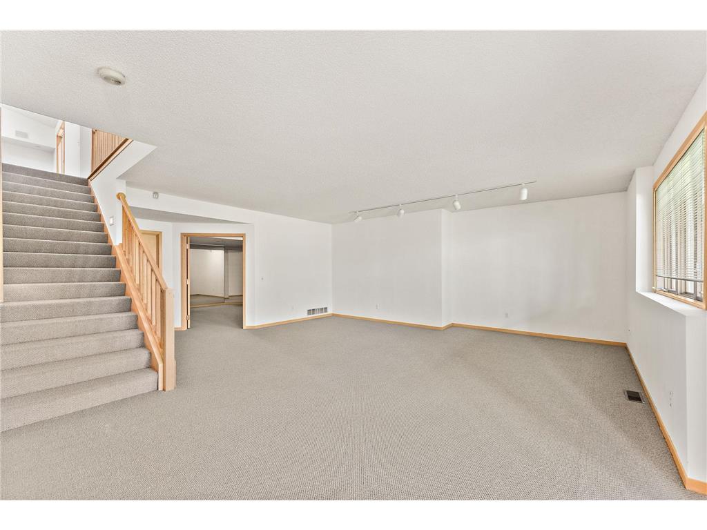 8914 Hilloway Road Eden Prairie MN 55347 7062107 image35