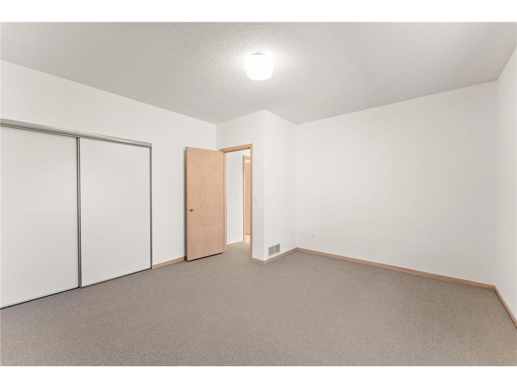 8914 Hilloway Road Eden Prairie MN 55347 7062107 image38