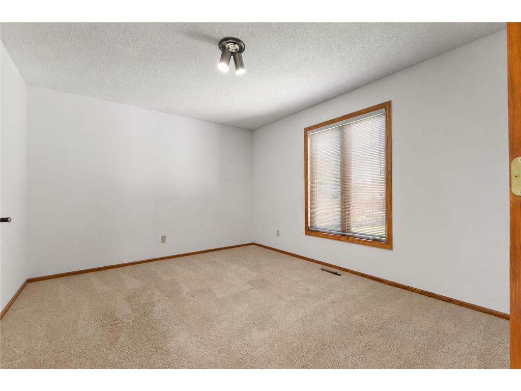 8917 Cambridge Avenue Brooklyn Park MN 55443 7032950 image14