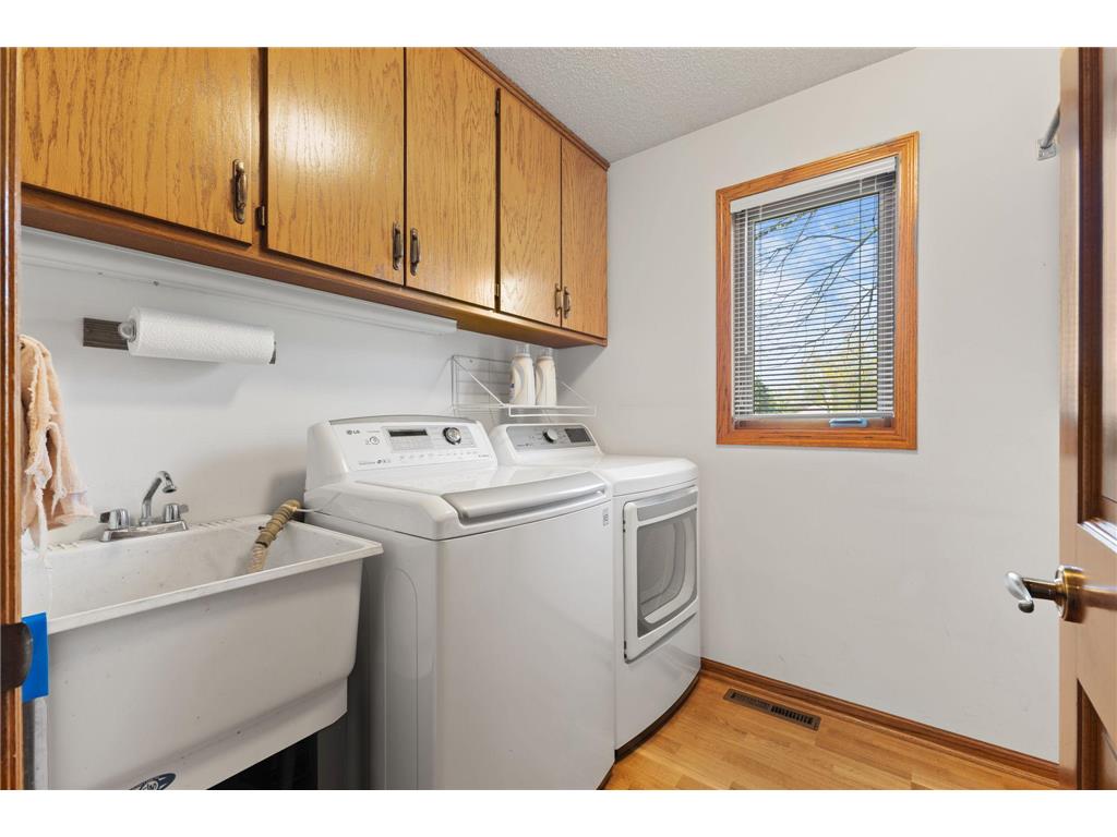 8917 Cambridge Avenue Brooklyn Park MN 55443 7032950 image20