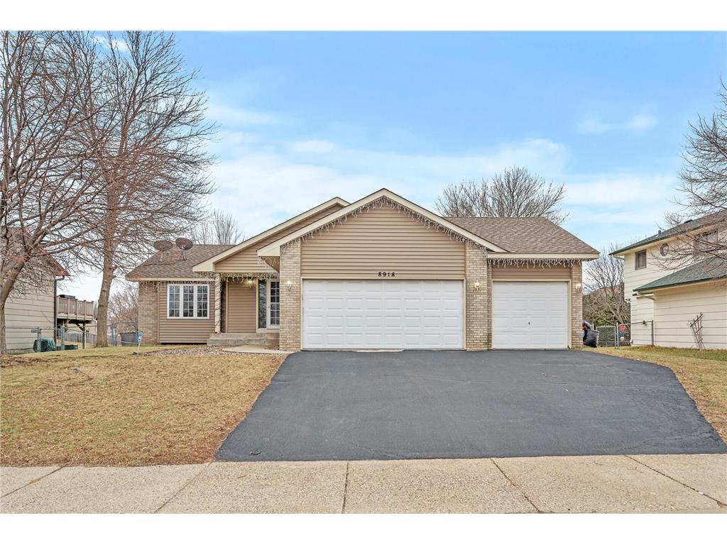 8918 Regent Parkway Brooklyn Park MN 55443 6471991 image1