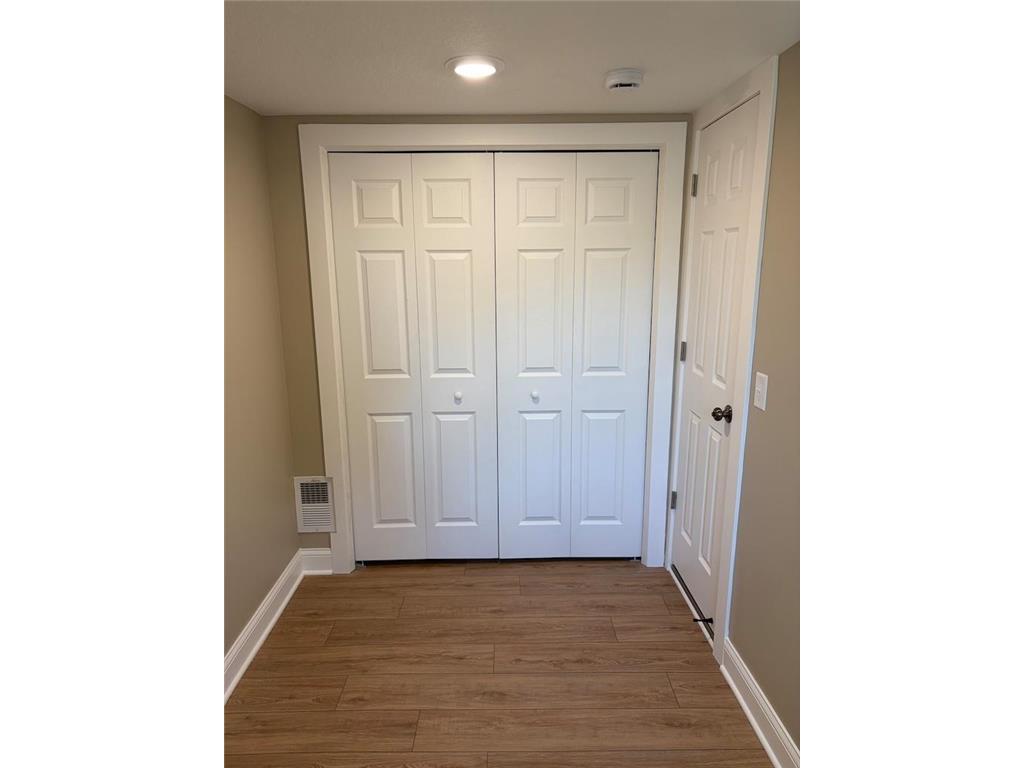892 4th Street E Saint Paul MN 55106 7075602 image11