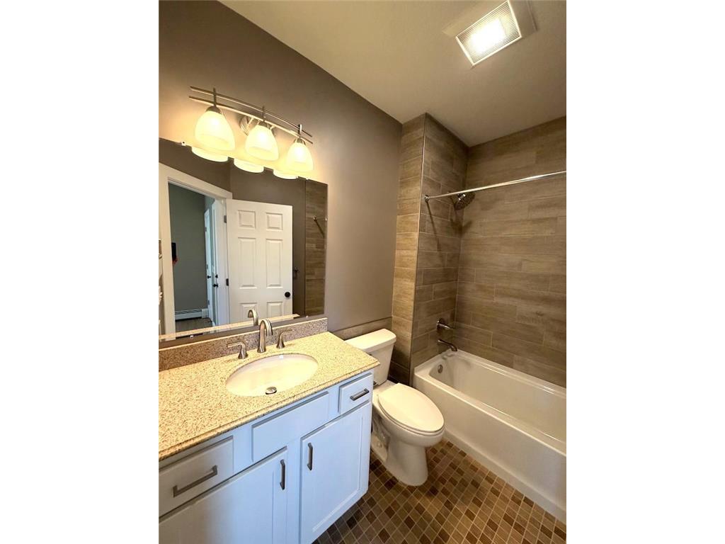892 4th Street E Saint Paul MN 55106 7075602 image15