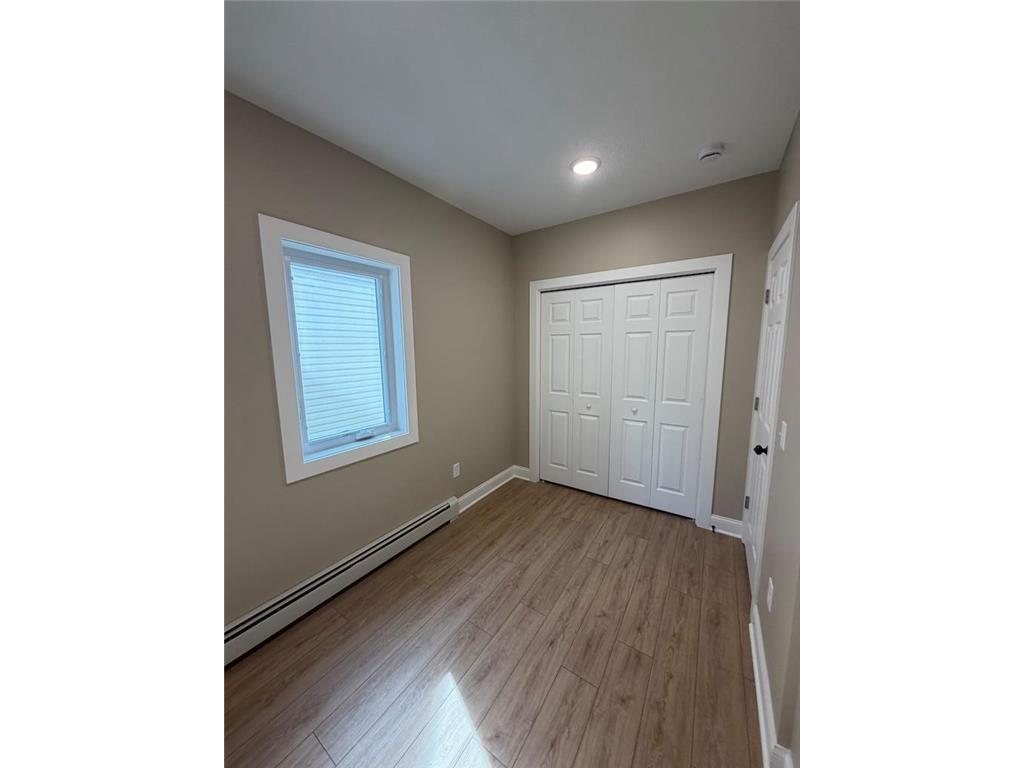 892 4th Street E Saint Paul MN 55106 7075602 image17