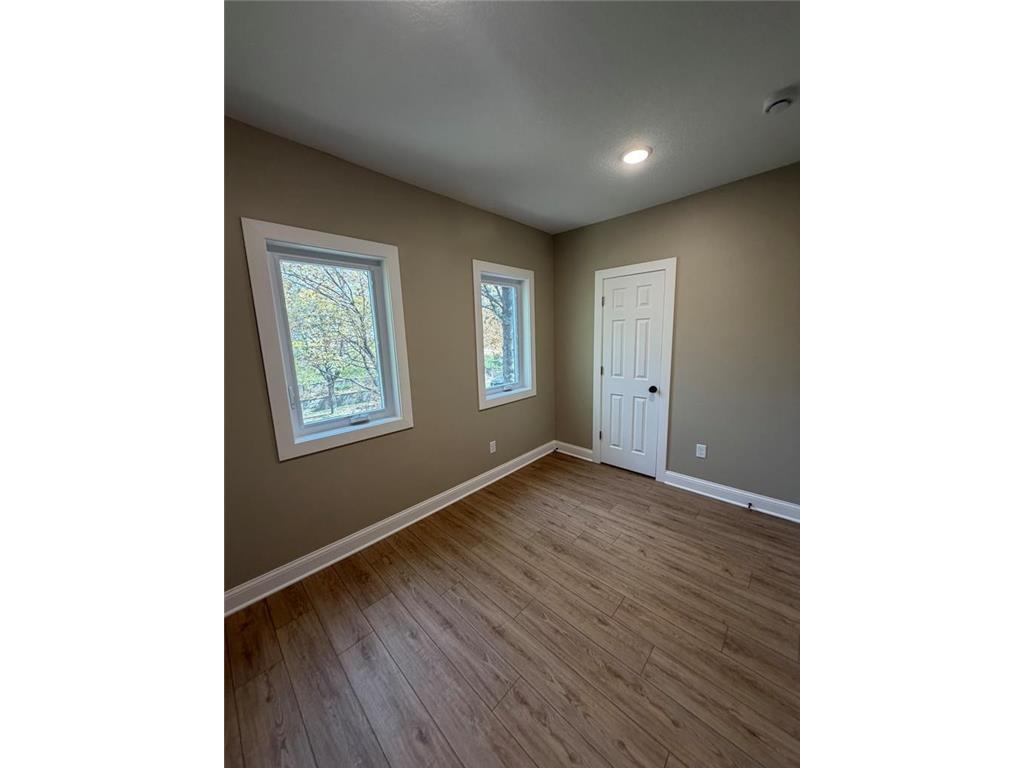 892 4th Street E Saint Paul MN 55106 7075602 image18