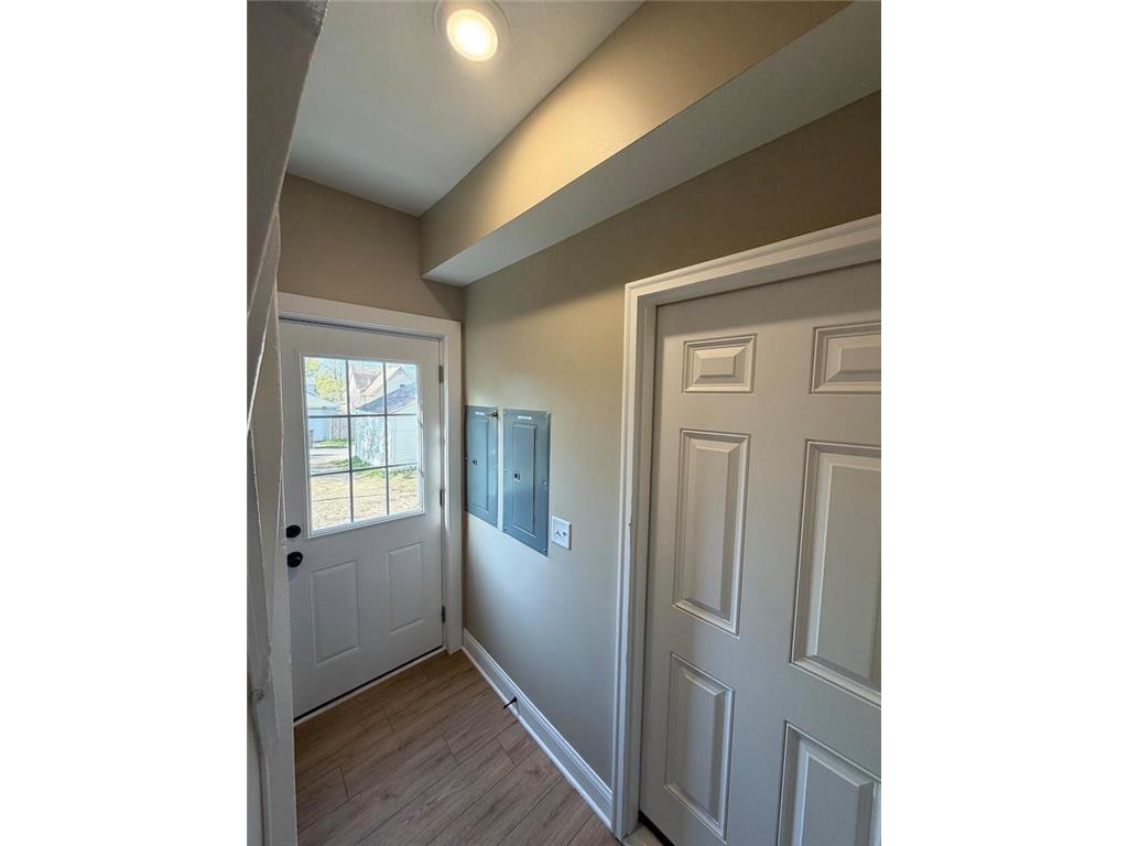 892 4th Street E Saint Paul MN 55106 7075602 image23