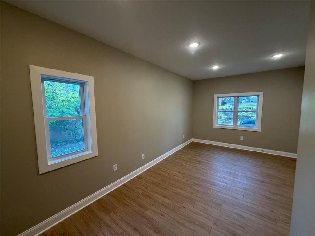 892 4th Street E Saint Paul MN 55106 7075602 image7