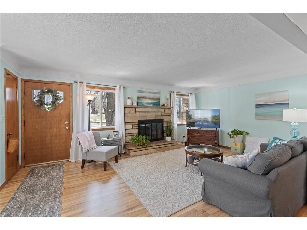 892 Hadley Lane N, Oakdale, MN, 55128 MLS 6348684 Edina Realty