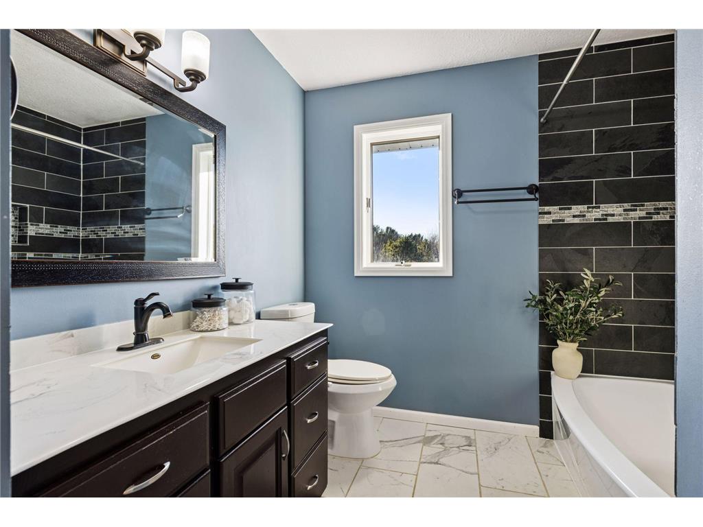 892 Trail 12 Hudson WI 54016 6812757 image19