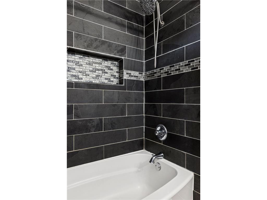 892 Trail 12 Hudson WI 54016 6812757 image20