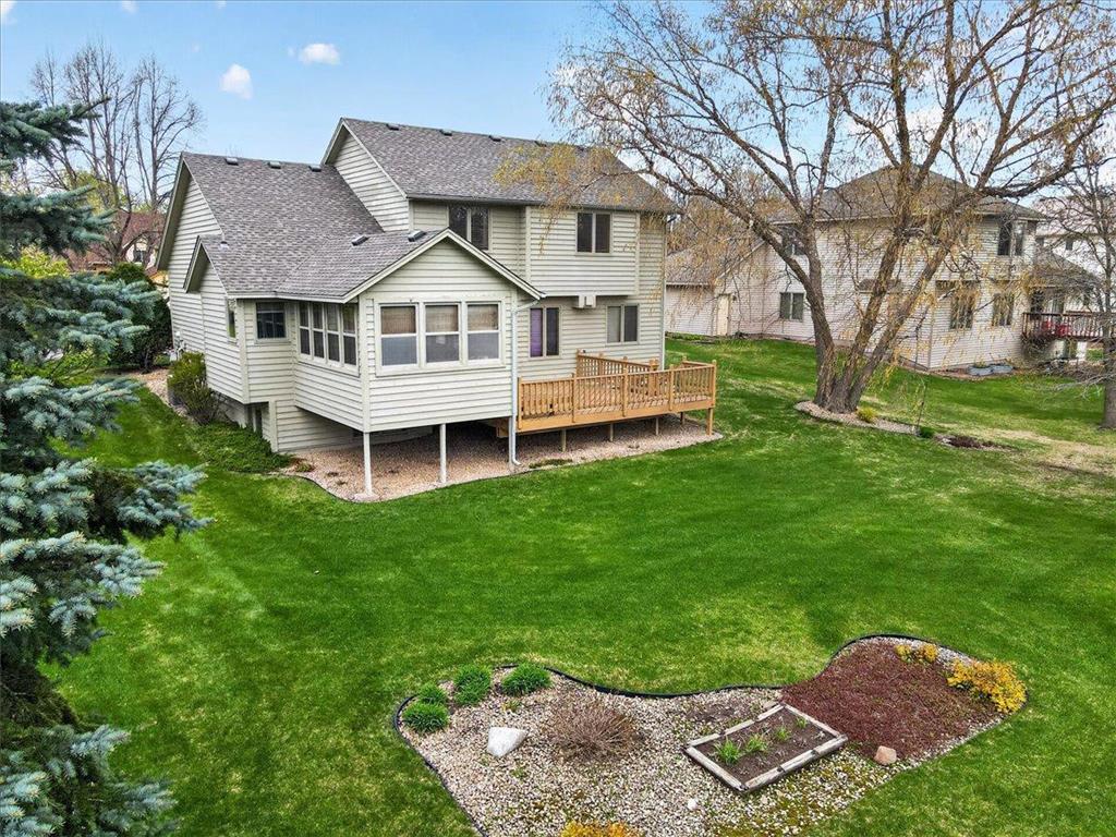 8920 Vickors Crossing Brooklyn Park MN 55443 7040235 image1