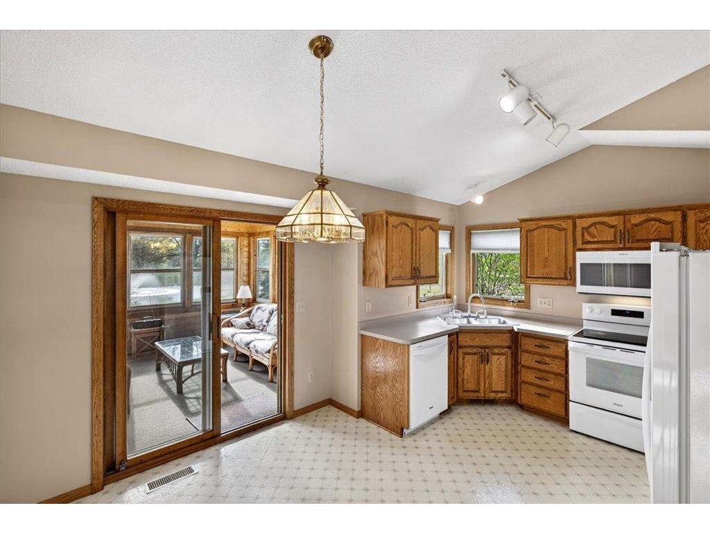 8920 Vickors Crossing Brooklyn Park MN 55443 7040235 image13