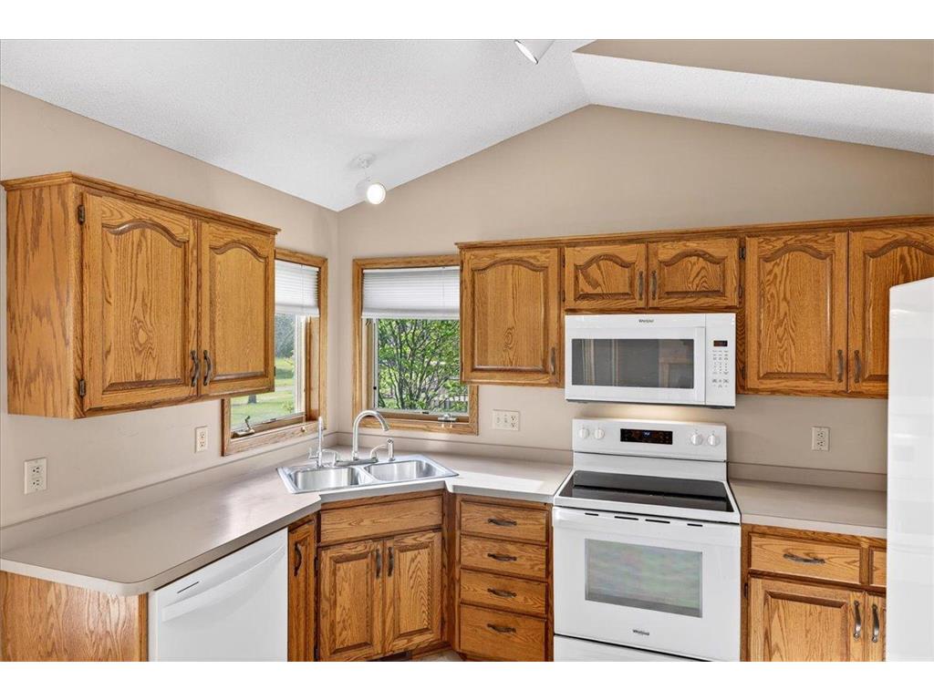 8920 Vickors Crossing Brooklyn Park MN 55443 7040235 image14