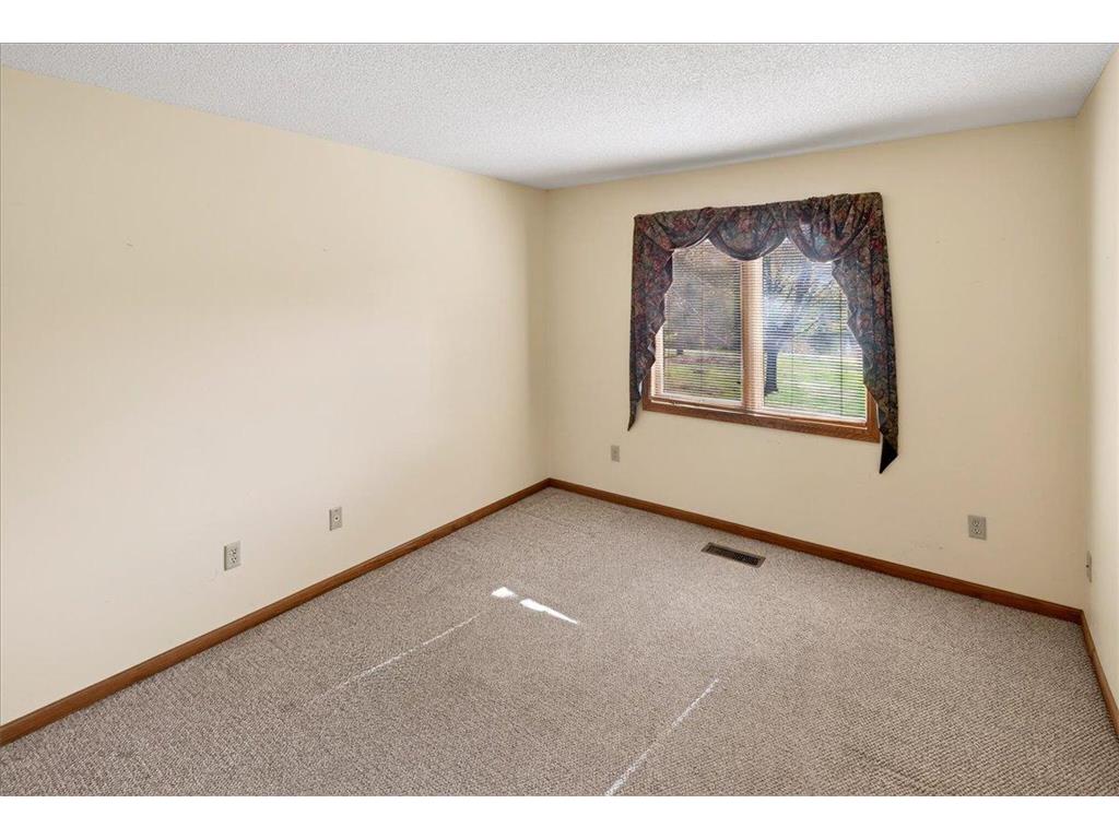 8920 Vickors Crossing Brooklyn Park MN 55443 7040235 image22