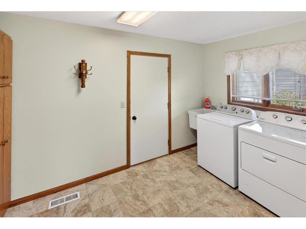 8920 Vickors Crossing Brooklyn Park MN 55443 7040235 image23