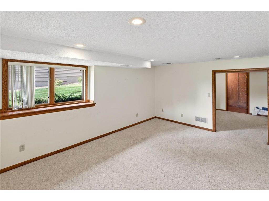 8920 Vickors Crossing Brooklyn Park MN 55443 7040235 image32