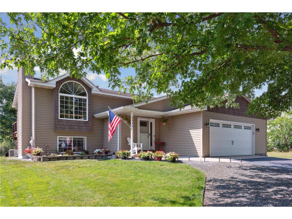 8923 Edgewood Avenue N Brooklyn Park MN 55445 6441182 image1