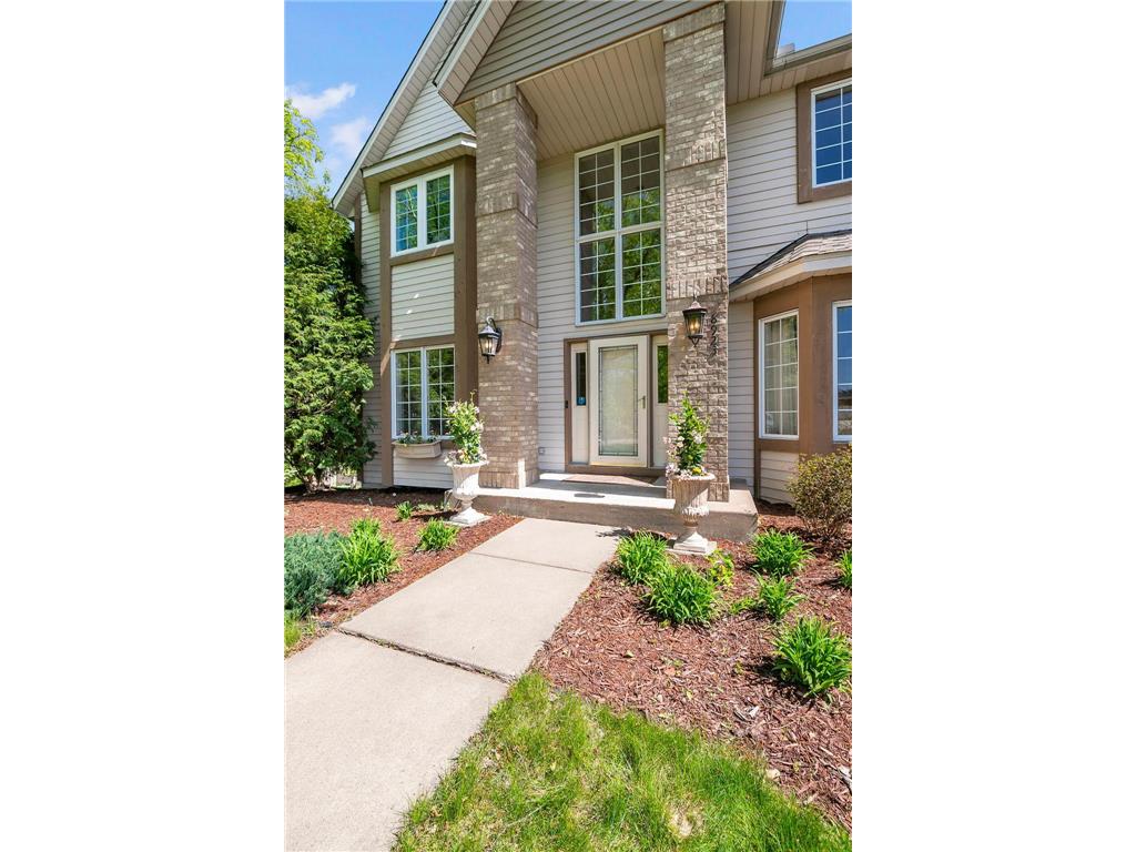 8923 Highland Bay Woodbury MN 55125 7061854 image1