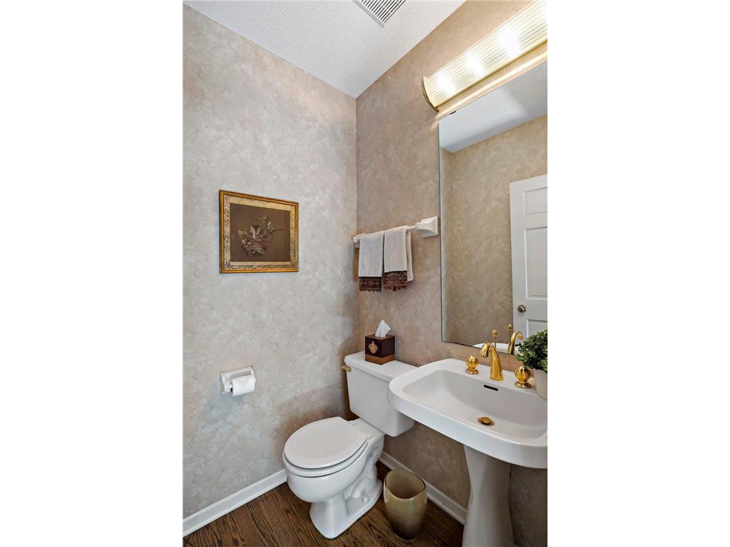 8923 Highland Bay Woodbury MN 55125 7061854 image32