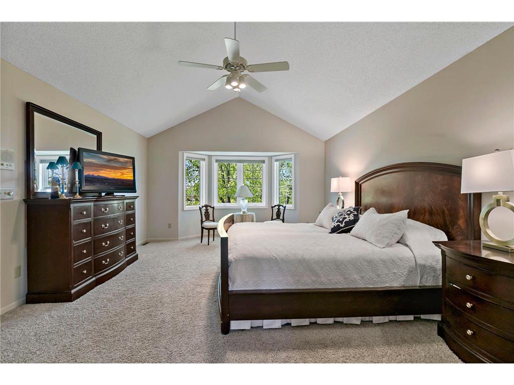 8923 Highland Bay Woodbury MN 55125 7061854 image36
