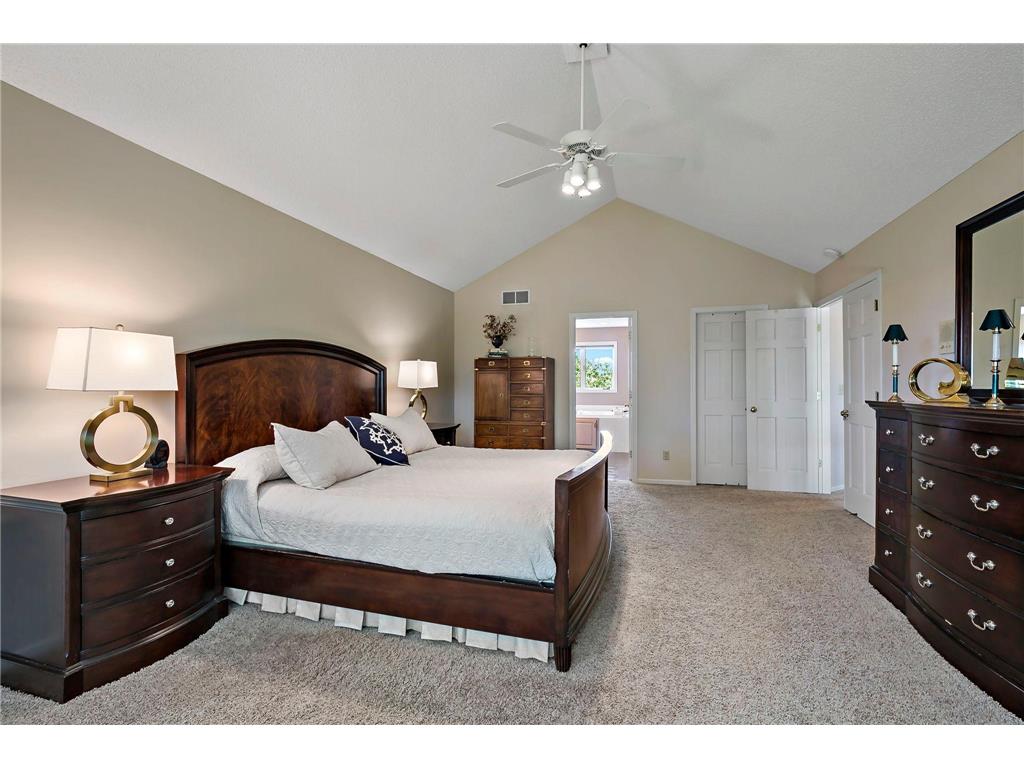 8923 Highland Bay Woodbury MN 55125 7061854 image37