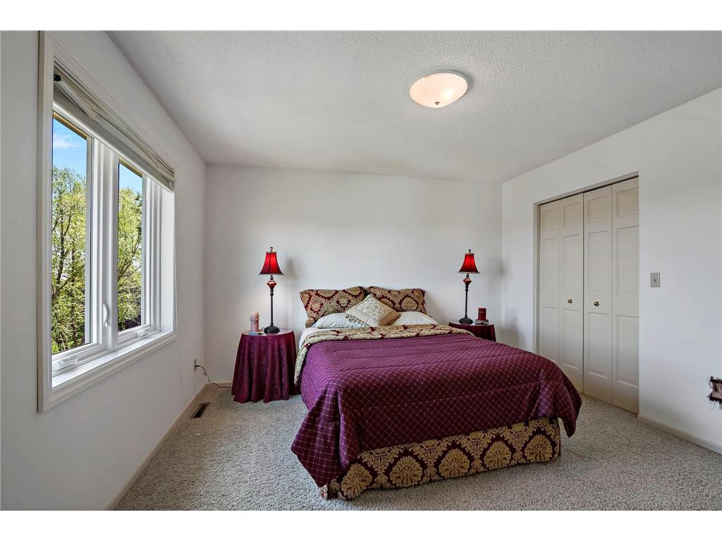 8923 Highland Bay Woodbury MN 55125 7061854 image46