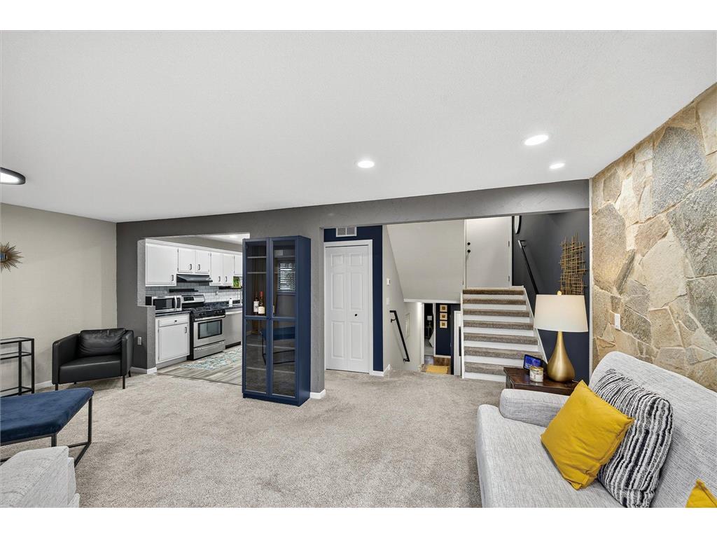 8928 Neill Lake Road #104 Eden Prairie MN 55347 6815638 image1