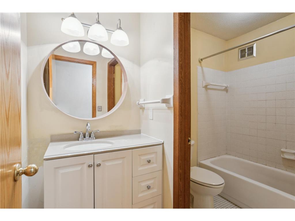 8928 Neill Lake Road #105 Eden Prairie MN 55347 6672656 image7