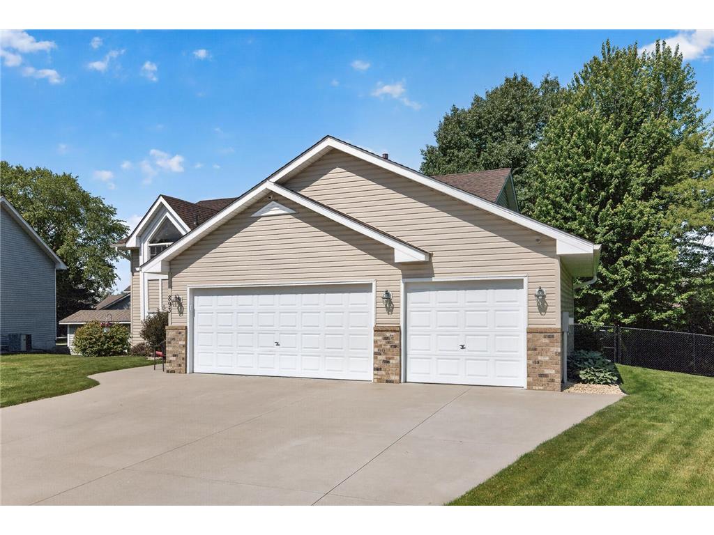 893 Marnie Circle S Maplewood MN 55119 7098107 image3