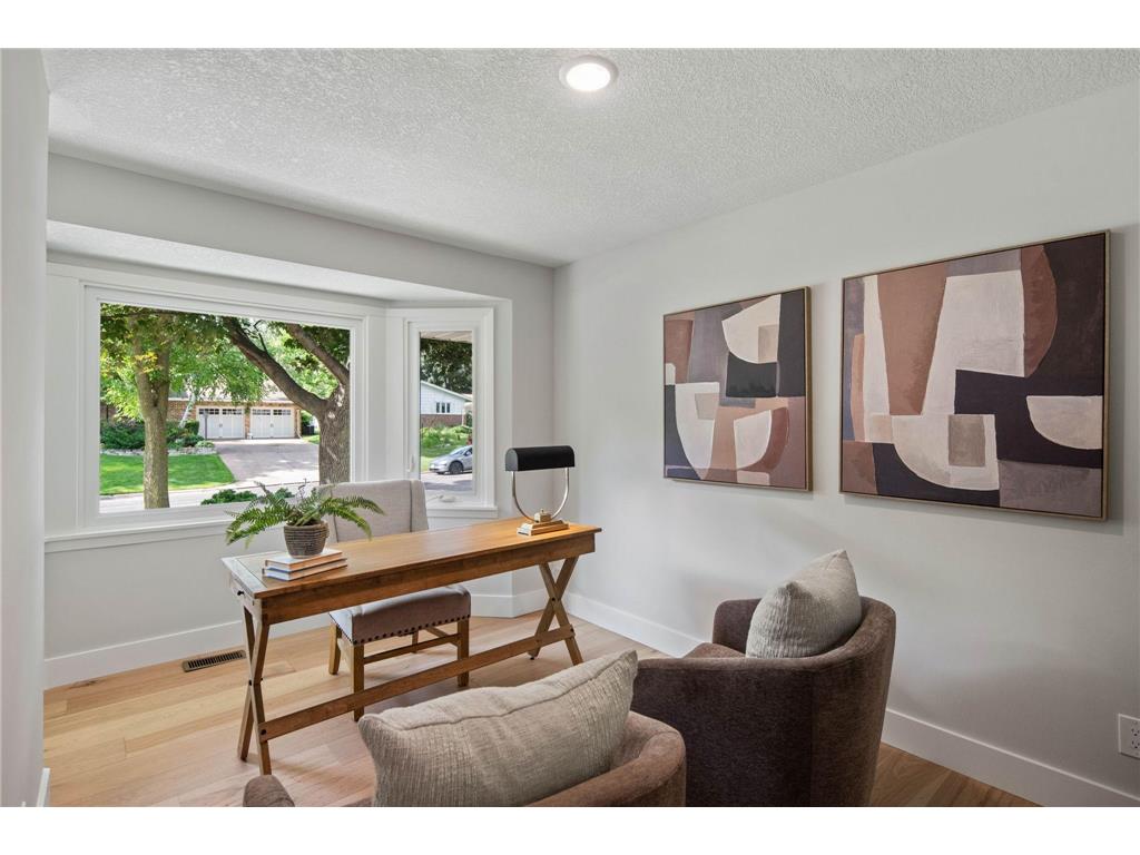 8930 N Minnehaha Circle Saint Louis Park MN 55426 7100992 image3
