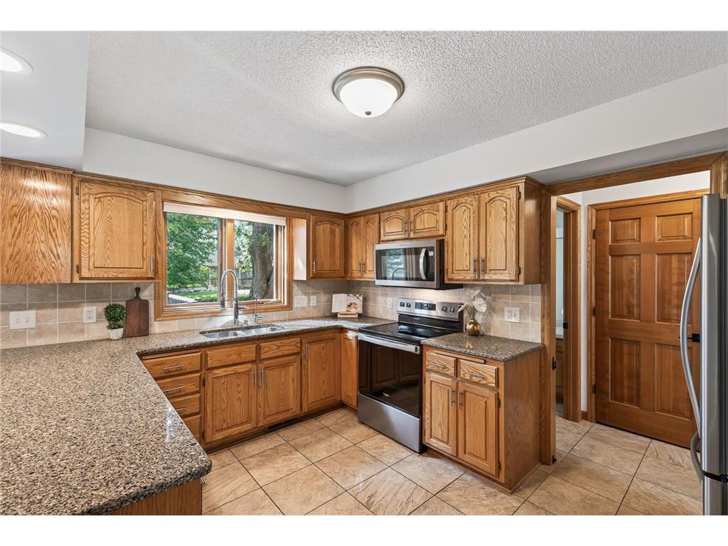 8931 Ashley Terrace Brooklyn Park MN 55443 6779253 image11