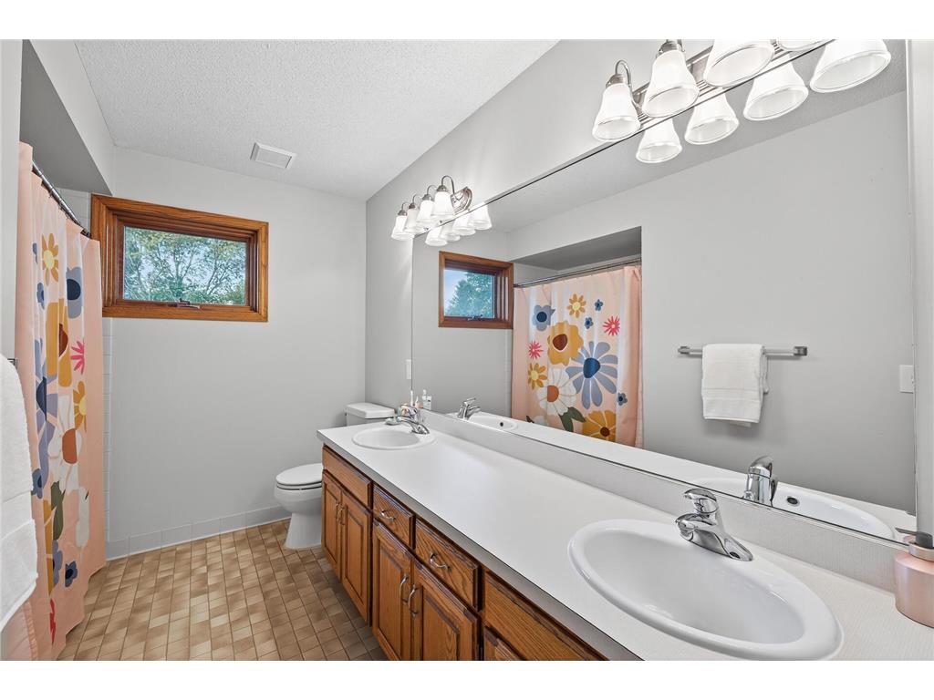 8931 Ashley Terrace Brooklyn Park MN 55443 6779253 image21