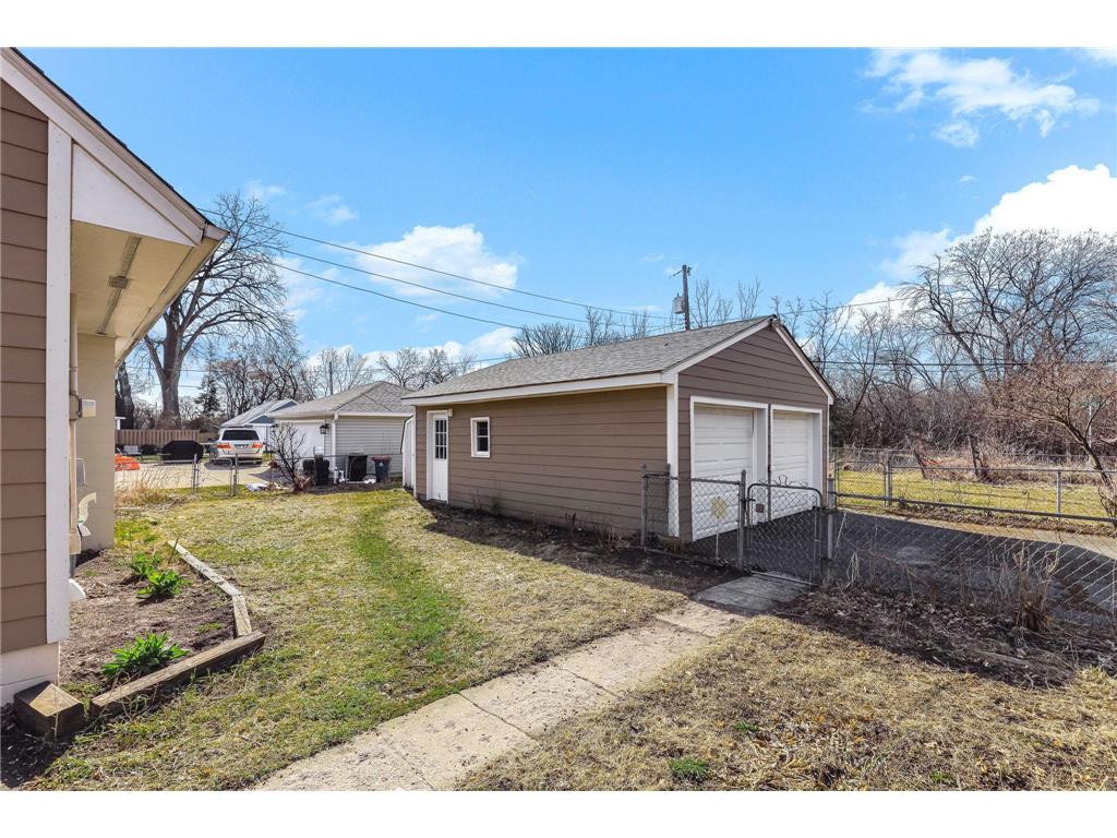 8933 Wally Drive Golden Valley MN 55427 7086952 image28