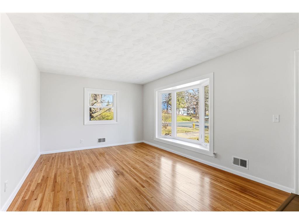 8933 Wally Drive Golden Valley MN 55427 7086952 image4